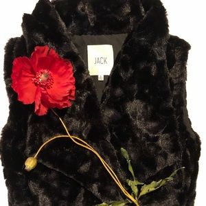 🌹Super Cute Black Faux Fur Vest🌹